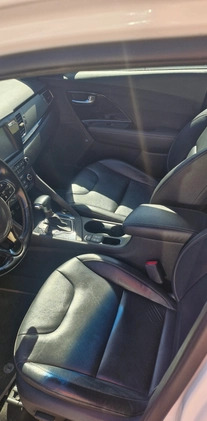 Kia Niro cena 68900 przebieg: 99000, rok produkcji 2018 z Opole małe 92